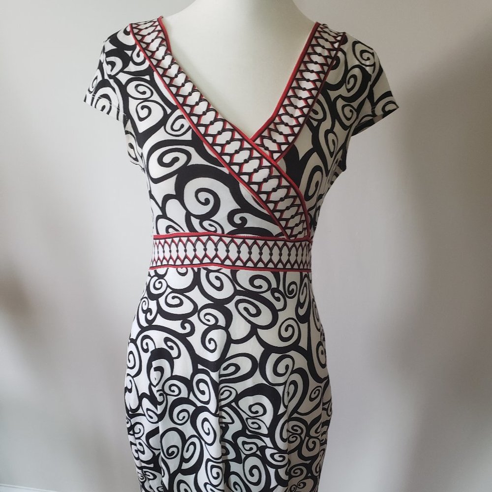 COCO & Tashi Swirl Motif Dress